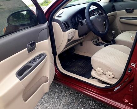 Червоний Хендай Акцент, об'ємом двигуна 1.4 л та пробігом 200 тис. км за 4500 $, фото 11 на Automoto.ua