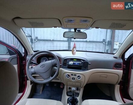 Красный Хендай Акцент, объемом двигателя 1.4 л и пробегом 156 тыс. км за 4700 $, фото 10 на Automoto.ua