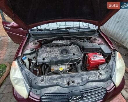 Красный Хендай Акцент, объемом двигателя 1.4 л и пробегом 156 тыс. км за 4700 $, фото 6 на Automoto.ua