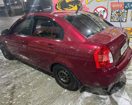 Червоний Хендай Акцент, об'ємом двигуна 1.6 л та пробігом 196 тис. км за 5800 $, фото 2 на Automoto.ua