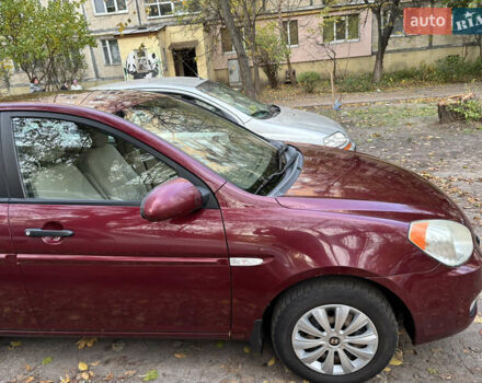 Красный Хендай Акцент, объемом двигателя 1.4 л и пробегом 200 тыс. км за 4750 $, фото 3 на Automoto.ua
