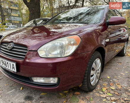 Красный Хендай Акцент, объемом двигателя 1.4 л и пробегом 200 тыс. км за 4750 $, фото 5 на Automoto.ua