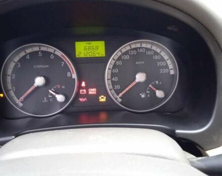 Красный Хендай Акцент, объемом двигателя 1.6 л и пробегом 212 тыс. км за 5700 $, фото 13 на Automoto.ua