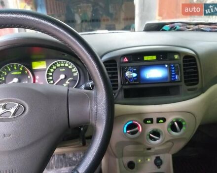 Червоний Хендай Акцент, об'ємом двигуна 1.4 л та пробігом 178 тис. км за 3000 $, фото 5 на Automoto.ua