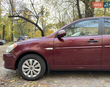 Красный Хендай Акцент, объемом двигателя 1.4 л и пробегом 200 тыс. км за 4750 $, фото 6 на Automoto.ua