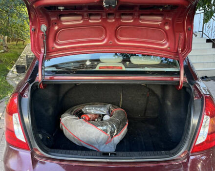 Червоний Хендай Акцент, об'ємом двигуна 1.4 л та пробігом 181 тис. км за 4800 $, фото 5 на Automoto.ua