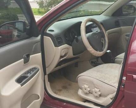 Красный Хендай Акцент, объемом двигателя 1.6 л и пробегом 212 тыс. км за 5700 $, фото 6 на Automoto.ua