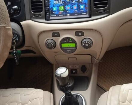 Красный Хендай Акцент, объемом двигателя 1.6 л и пробегом 212 тыс. км за 5700 $, фото 12 на Automoto.ua