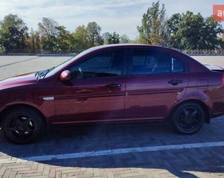 Красный Хендай Акцент, объемом двигателя 1.4 л и пробегом 325 тыс. км за 4000 $, фото 3 на Automoto.ua