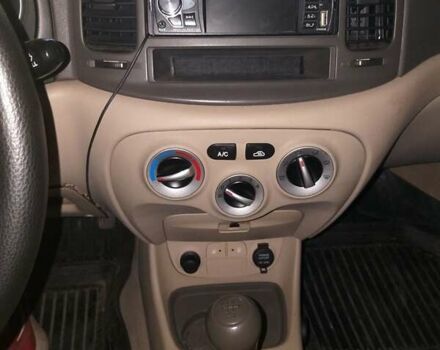 Червоний Хендай Акцент, об'ємом двигуна 1.4 л та пробігом 178 тис. км за 3000 $, фото 4 на Automoto.ua