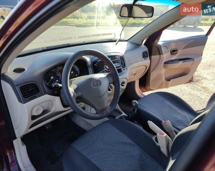 Червоний Хендай Акцент, об'ємом двигуна 1.4 л та пробігом 168 тис. км за 3900 $, фото 4 на Automoto.ua