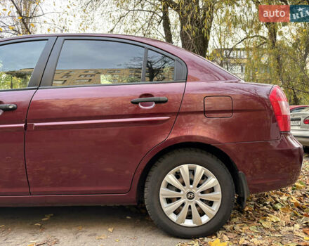 Красный Хендай Акцент, объемом двигателя 1.4 л и пробегом 200 тыс. км за 4750 $, фото 7 на Automoto.ua