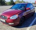 Красный Хендай Акцент, объемом двигателя 1.4 л и пробегом 325 тыс. км за 4000 $, фото 1 на Automoto.ua
