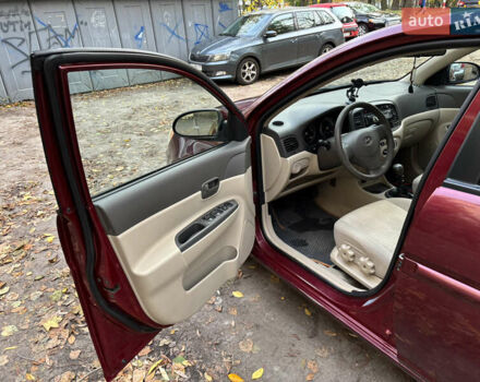 Красный Хендай Акцент, объемом двигателя 1.4 л и пробегом 200 тыс. км за 4750 $, фото 14 на Automoto.ua