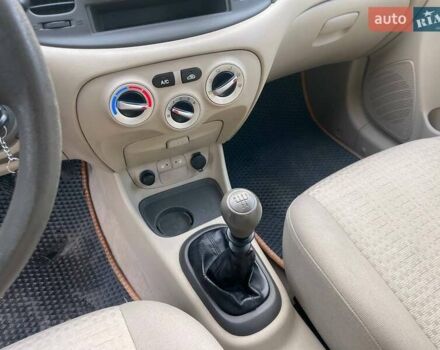 Червоний Хендай Акцент, об'ємом двигуна 1.4 л та пробігом 208 тис. км за 4990 $, фото 20 на Automoto.ua