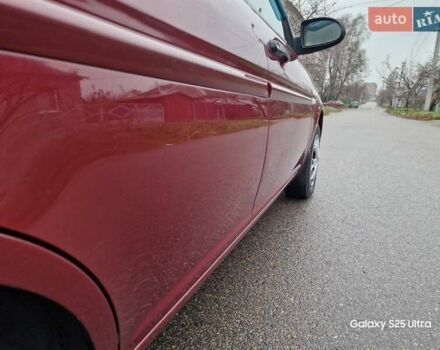 Красный Хендай Акцент, объемом двигателя 1.4 л и пробегом 237 тыс. км за 3900 $, фото 8 на Automoto.ua