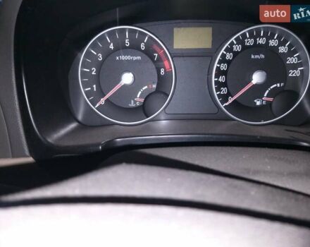 Червоний Хендай Акцент, об'ємом двигуна 1.4 л та пробігом 178 тис. км за 3000 $, фото 2 на Automoto.ua