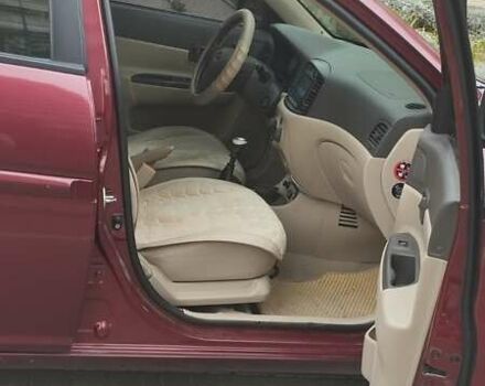 Красный Хендай Акцент, объемом двигателя 1.6 л и пробегом 212 тыс. км за 5700 $, фото 9 на Automoto.ua