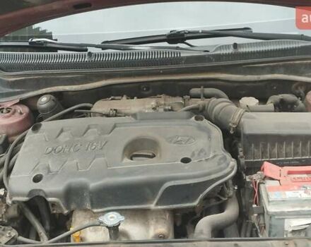 Красный Хендай Акцент, объемом двигателя 1.6 л и пробегом 212 тыс. км за 5700 $, фото 10 на Automoto.ua