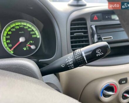 Червоний Хендай Акцент, об'ємом двигуна 1.4 л та пробігом 208 тис. км за 4990 $, фото 19 на Automoto.ua