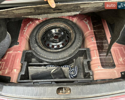 Красный Хендай Акцент, объемом двигателя 1.4 л и пробегом 200 тыс. км за 4750 $, фото 12 на Automoto.ua