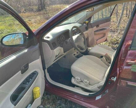 Червоний Хендай Акцент, об'ємом двигуна 1.5 л та пробігом 288 тис. км за 5650 $, фото 5 на Automoto.ua