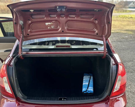 Красный Хендай Акцент, объемом двигателя 1.4 л и пробегом 79 тыс. км за 5399 $, фото 25 на Automoto.ua