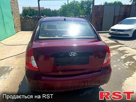 Красный Хендай Акцент, объемом двигателя 1.4 л и пробегом 300 тыс. км за 2900 $, фото 1 на Automoto.ua