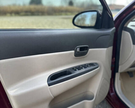 Красный Хендай Акцент, объемом двигателя 1.4 л и пробегом 79 тыс. км за 5399 $, фото 17 на Automoto.ua