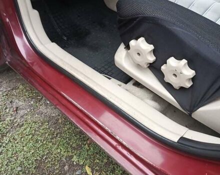 Красный Хендай Акцент, объемом двигателя 1.4 л и пробегом 228 тыс. км за 4700 $, фото 8 на Automoto.ua