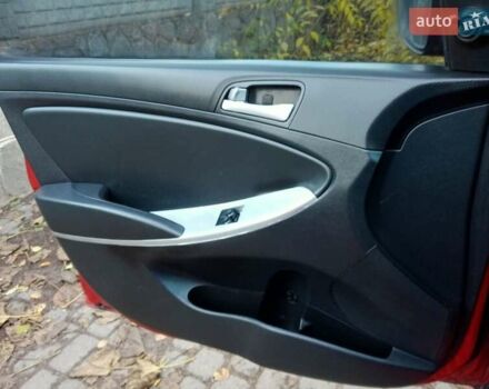 Хендай Акцент 2011 в Полтаве на Automoto.ua Красный Хендай Акцент, объемом двигателя 1.4 л и пробегом 177 тыс. км за 5999 $, фото 6 на Automoto.ua