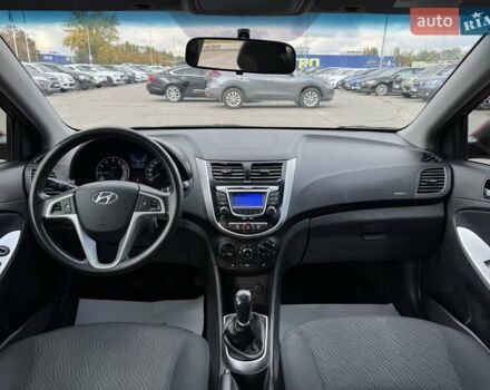 Красный Хендай Акцент, объемом двигателя 1.59 л и пробегом 178 тыс. км за 7700 $, фото 16 на Automoto.ua