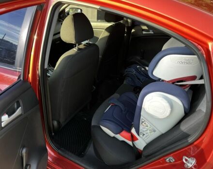 Червоний Хендай Акцент, об'ємом двигуна 1.4 л та пробігом 144 тис. км за 8600 $, фото 5 на Automoto.ua