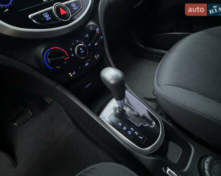 Красный Хендай Акцент, объемом двигателя 1.6 л и пробегом 81 тыс. км за 9200 $, фото 69 на Automoto.ua