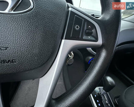 Красный Хендай Акцент, объемом двигателя 1.6 л и пробегом 81 тыс. км за 9200 $, фото 64 на Automoto.ua