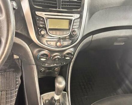 Червоний Хендай Акцент, об'ємом двигуна 1.4 л та пробігом 197 тис. км за 7600 $, фото 11 на Automoto.ua