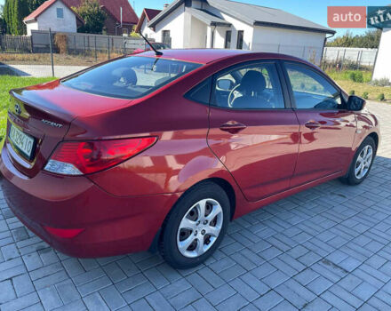 Красный Хендай Акцент, объемом двигателя 1.4 л и пробегом 177 тыс. км за 7500 $, фото 4 на Automoto.ua