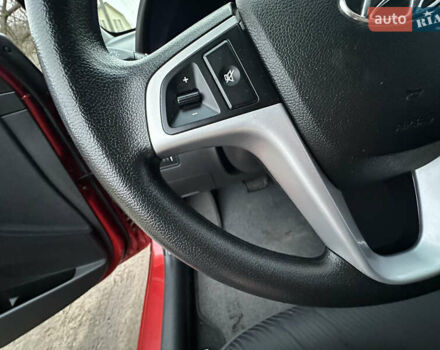 Красный Хендай Акцент, объемом двигателя 1.6 л и пробегом 81 тыс. км за 9200 $, фото 62 на Automoto.ua