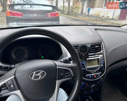 Красный Хендай Акцент, объемом двигателя 1.4 л и пробегом 133 тыс. км за 4800 $, фото 10 на Automoto.ua