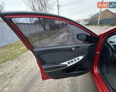 Красный Хендай Акцент, объемом двигателя 1.6 л и пробегом 81 тыс. км за 9200 $, фото 52 на Automoto.ua
