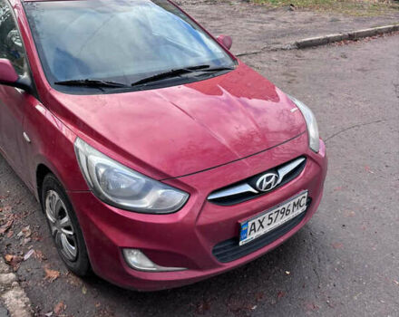 Красный Хендай Акцент, объемом двигателя 1.4 л и пробегом 133 тыс. км за 4800 $, фото 4 на Automoto.ua
