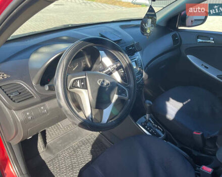 Красный Хендай Акцент, объемом двигателя 1.4 л и пробегом 177 тыс. км за 7500 $, фото 8 на Automoto.ua