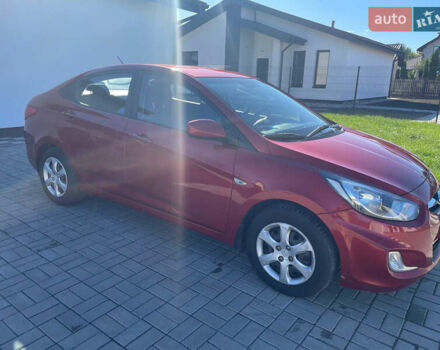 Красный Хендай Акцент, объемом двигателя 1.4 л и пробегом 177 тыс. км за 7500 $, фото 1 на Automoto.ua
