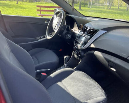 Красный Хендай Акцент, объемом двигателя 1.4 л и пробегом 104 тыс. км за 7300 $, фото 5 на Automoto.ua