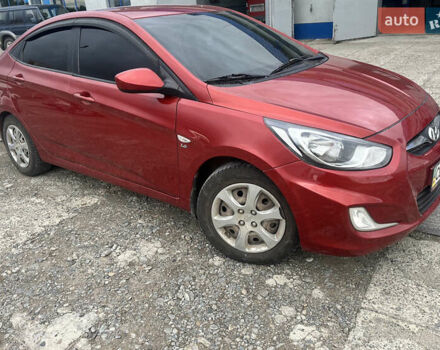 Красный Хендай Акцент, объемом двигателя 1.6 л и пробегом 250 тыс. км за 7800 $, фото 2 на Automoto.ua