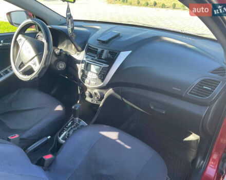 Красный Хендай Акцент, объемом двигателя 1.4 л и пробегом 177 тыс. км за 7500 $, фото 6 на Automoto.ua