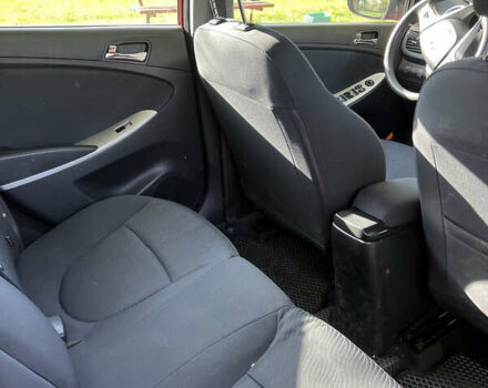 Красный Хендай Акцент, объемом двигателя 1.4 л и пробегом 104 тыс. км за 7300 $, фото 8 на Automoto.ua