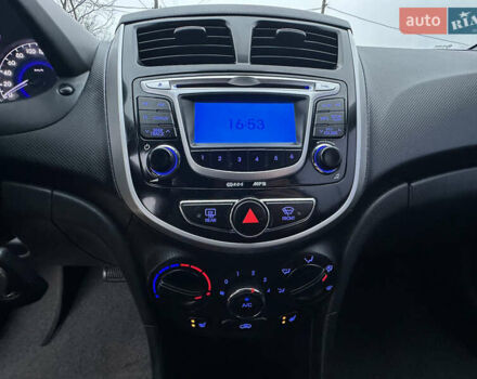 Красный Хендай Акцент, объемом двигателя 1.6 л и пробегом 81 тыс. км за 9200 $, фото 67 на Automoto.ua