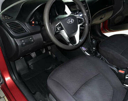 Красный Хендай Акцент, объемом двигателя 1.6 л и пробегом 250 тыс. км за 7800 $, фото 5 на Automoto.ua