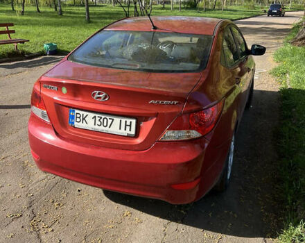Красный Хендай Акцент, объемом двигателя 1.4 л и пробегом 104 тыс. км за 7300 $, фото 4 на Automoto.ua